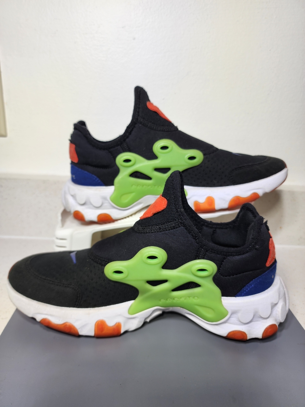 Nike Presto React Kids SZ 6Y Black Slip-Ons Sneakers with Lime, Orange & Blue